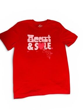 NIKE Heart & Sole Graphic Tee - Red Mens Size M